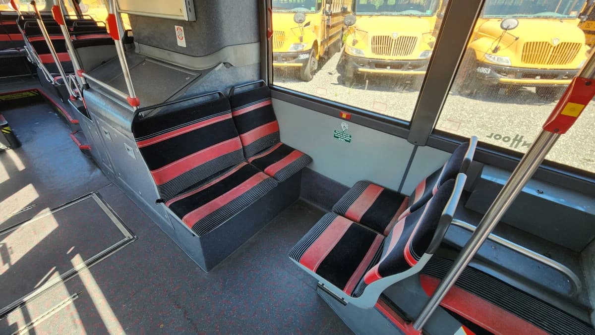 2009 Van Hool 30 Foot ADA Transit - Image 13