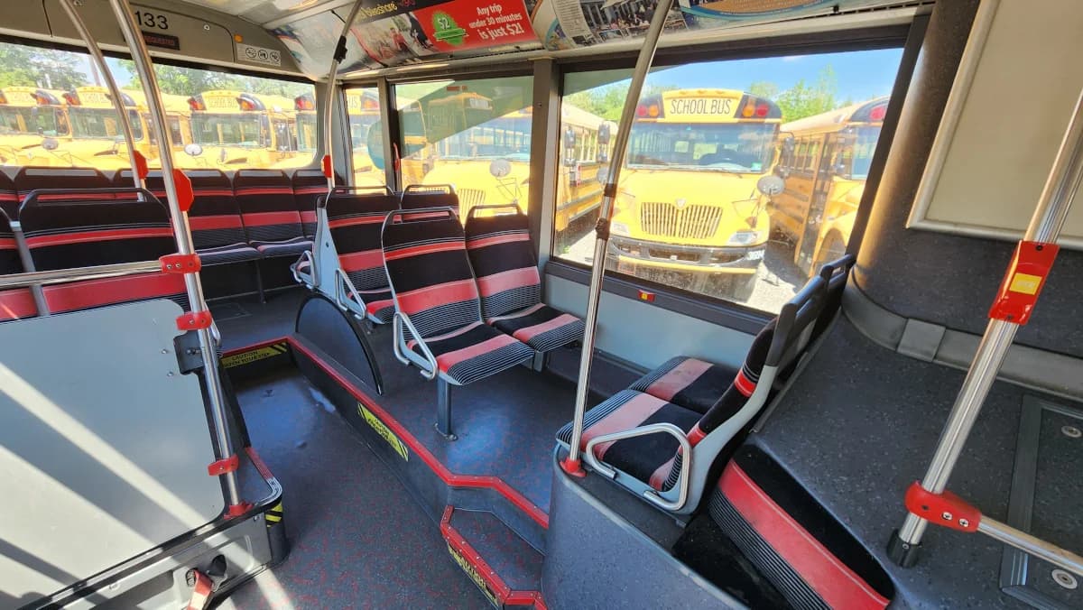 2009 Van Hool 30 Foot ADA Transit - Image 17