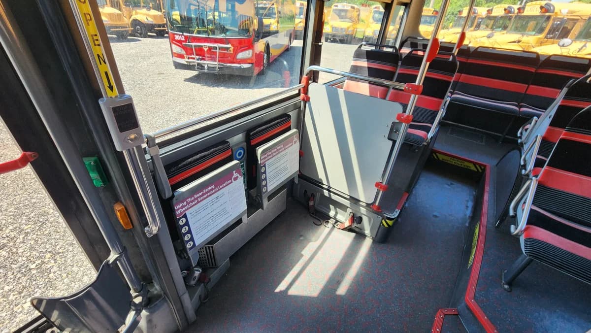 2009 Van Hool 30 Foot ADA Transit - Image 18