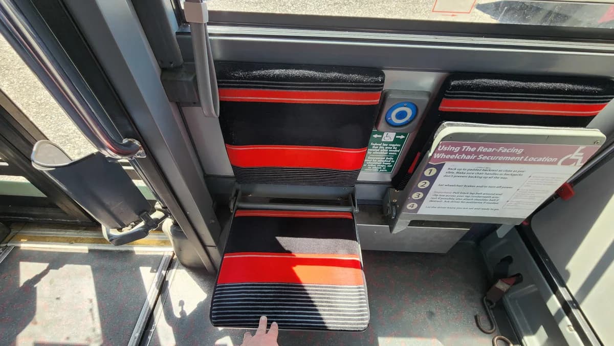 2009 Van Hool 30 Foot ADA Transit - Image 19