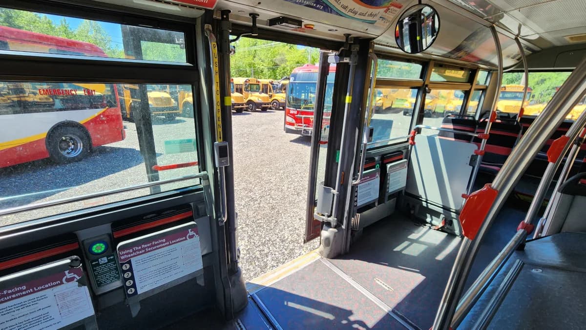 2009 Van Hool 30 Foot ADA Transit - Image 21