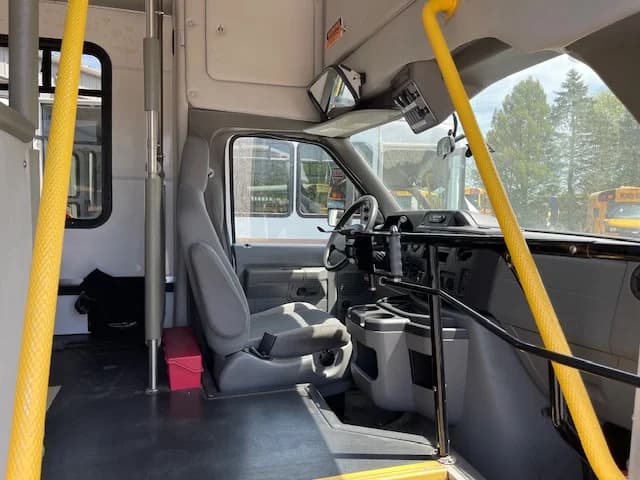 2018 Ford E-450 ADA Non-CDL Shuttle - Image 18