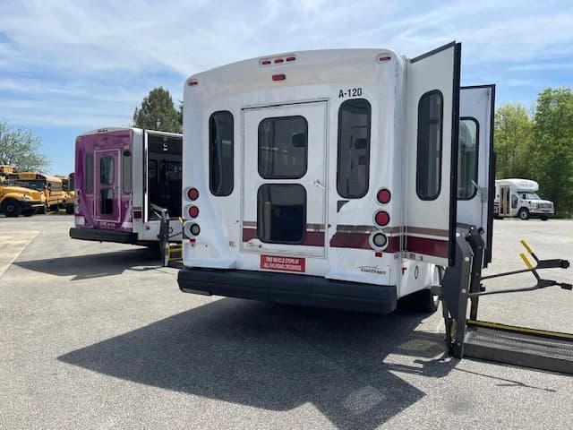 2018 Ford E-450 ADA Non-CDL Shuttle - Image 30