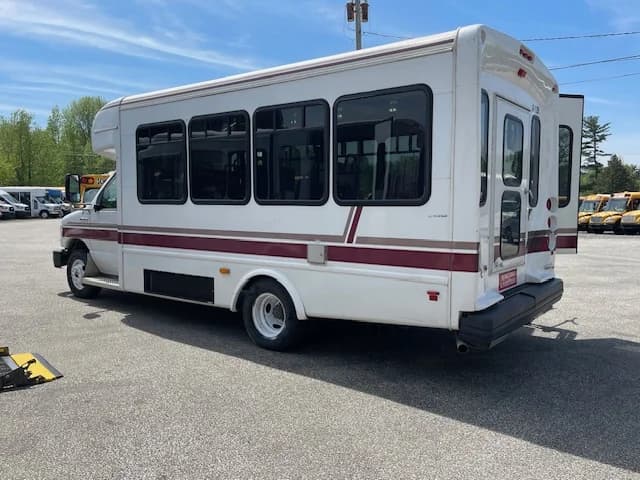 2018 Ford E-450 ADA Non-CDL Shuttle - Image 22