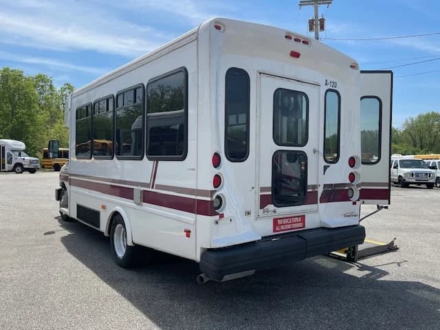 2018 Ford E-450 ADA Non-CDL Shuttle - Image 25