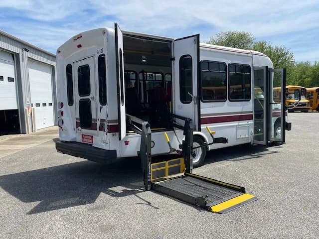 2018 Ford E-450 ADA Non-CDL Shuttle - Image 23