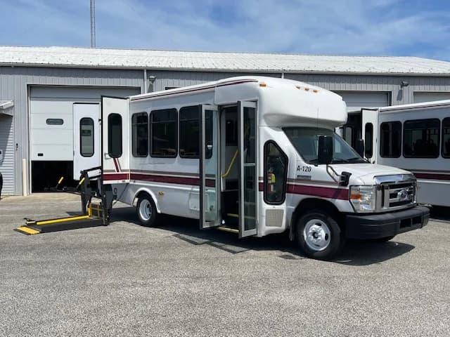 2018 Ford E-450 ADA Non-CDL Shuttle - Image 36