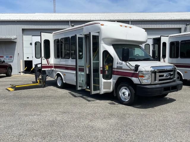 2018 Ford E-450 ADA Non-CDL Shuttle - Image 38