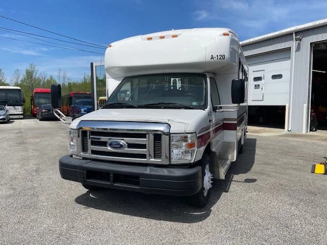 2018 Ford E-450 ADA Non-CDL Shuttle - Image 31