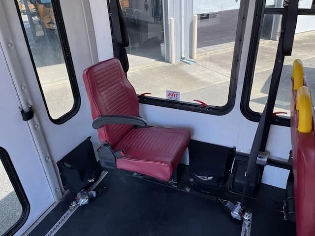 2018 Ford E-450 ADA Non-CDL Shuttle - Image 13