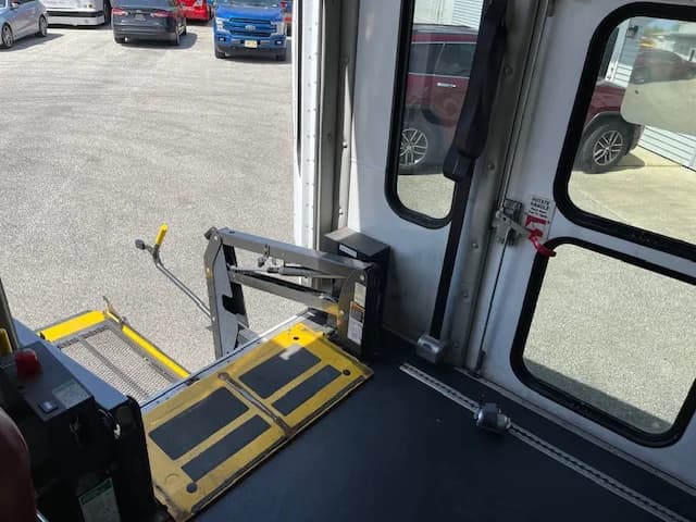 2018 Ford E-450 ADA Non-CDL Shuttle - Image 14