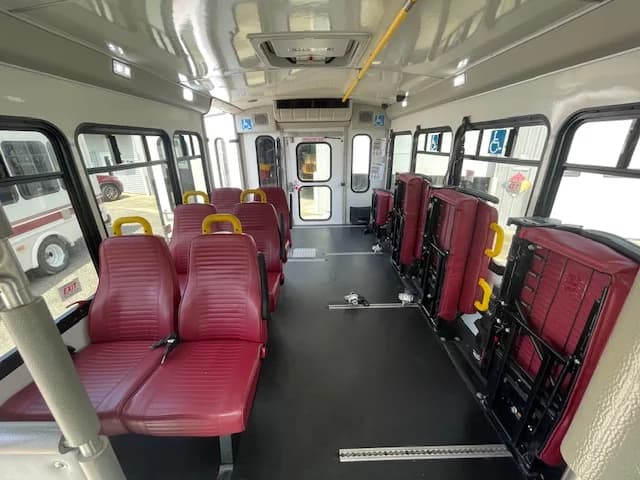 2018 FORD E-450 Startrans ADA Shuttle - Image 14