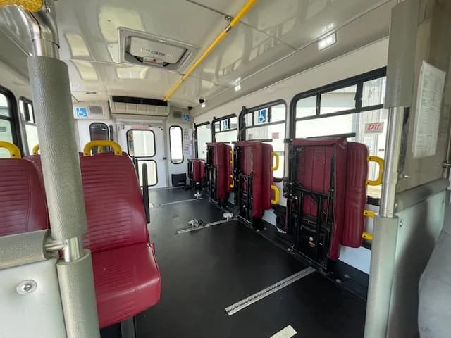 2018 FORD E-450 Startrans ADA Shuttle - Image 15