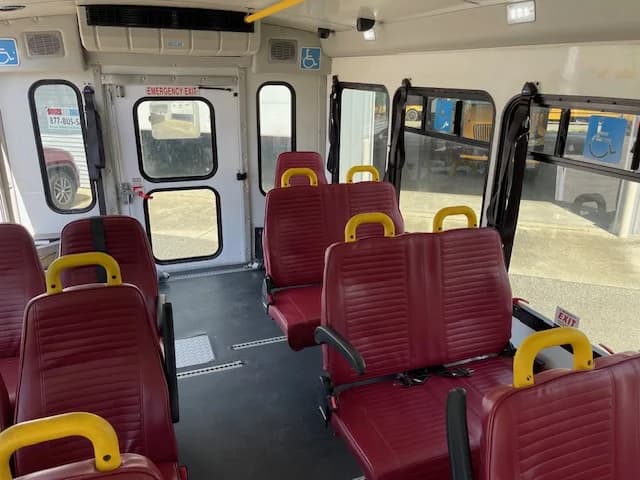 2018 FORD E-450 Startrans ADA Shuttle - Image 6