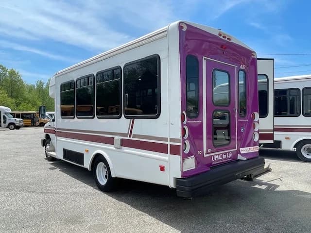 2018 FORD E-450 Startrans ADA Shuttle - Image 33