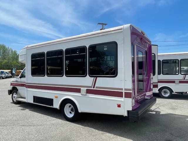 2018 FORD E-450 Startrans ADA Shuttle - Image 30