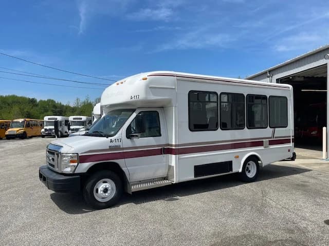 2018 FORD E-450 Startrans ADA Shuttle - Image 20