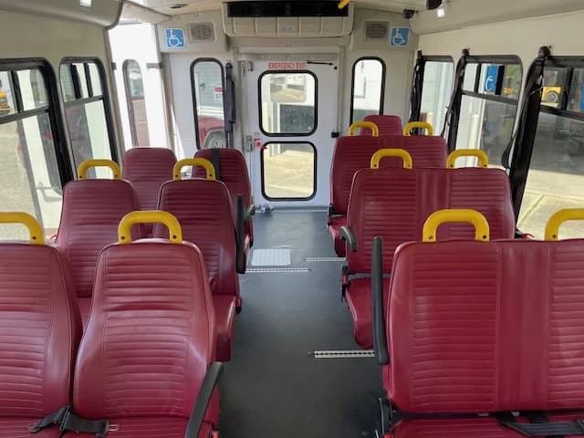 2018 FORD E-450 Startrans ADA Shuttle - Image 7