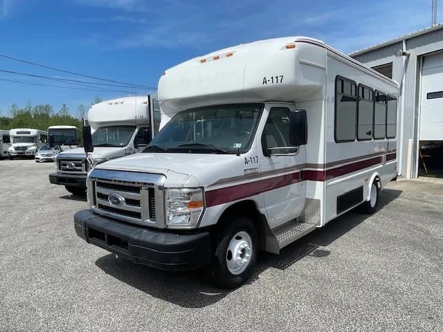 2018 FORD E-450 Startrans ADA Shuttle - Image 24