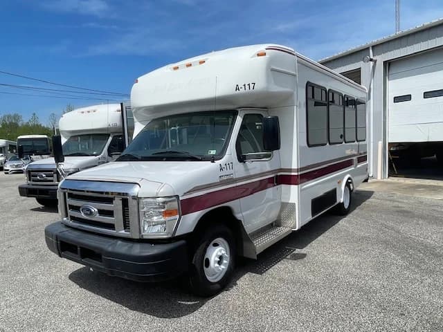 2018 FORD E-450 Startrans ADA Shuttle - Image 22