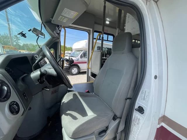 2018 FORD E-450 Startrans ADA Shuttle - Image 35