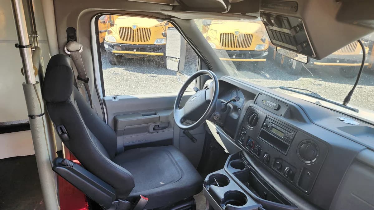 2018 FORD E-450 Non-CDL ADA - Image 7