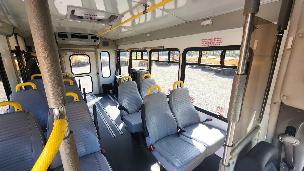2018 FORD E-450 Non-CDL ADA - Image 9