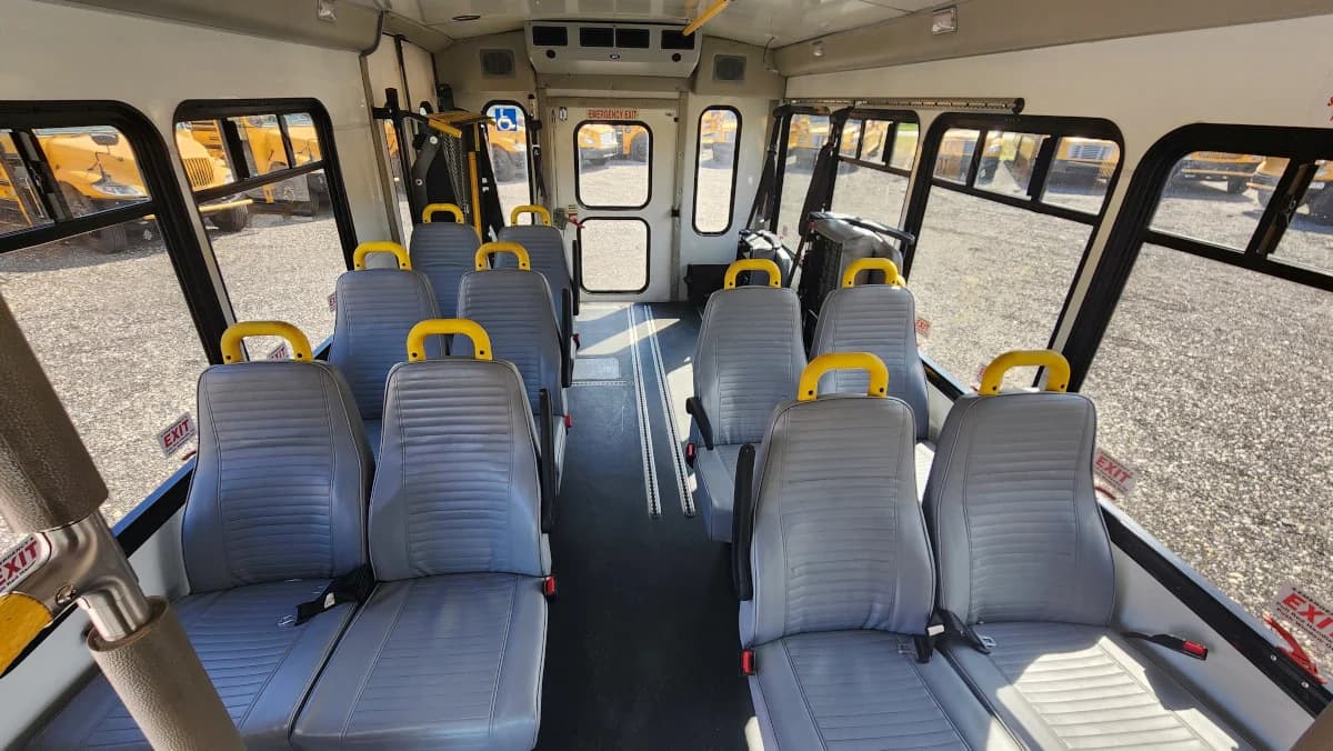 2018 FORD E-450 Non-CDL ADA - Image 10
