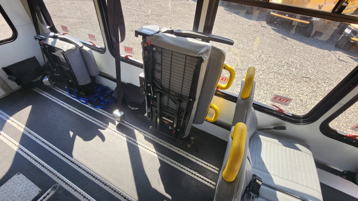 2018 FORD E-450 Non-CDL ADA - Image 13