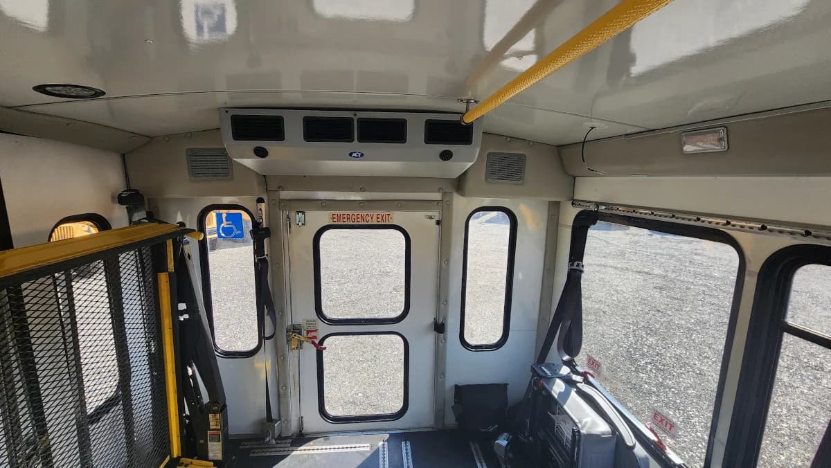 2018 FORD E-450 Non-CDL ADA - Image 16