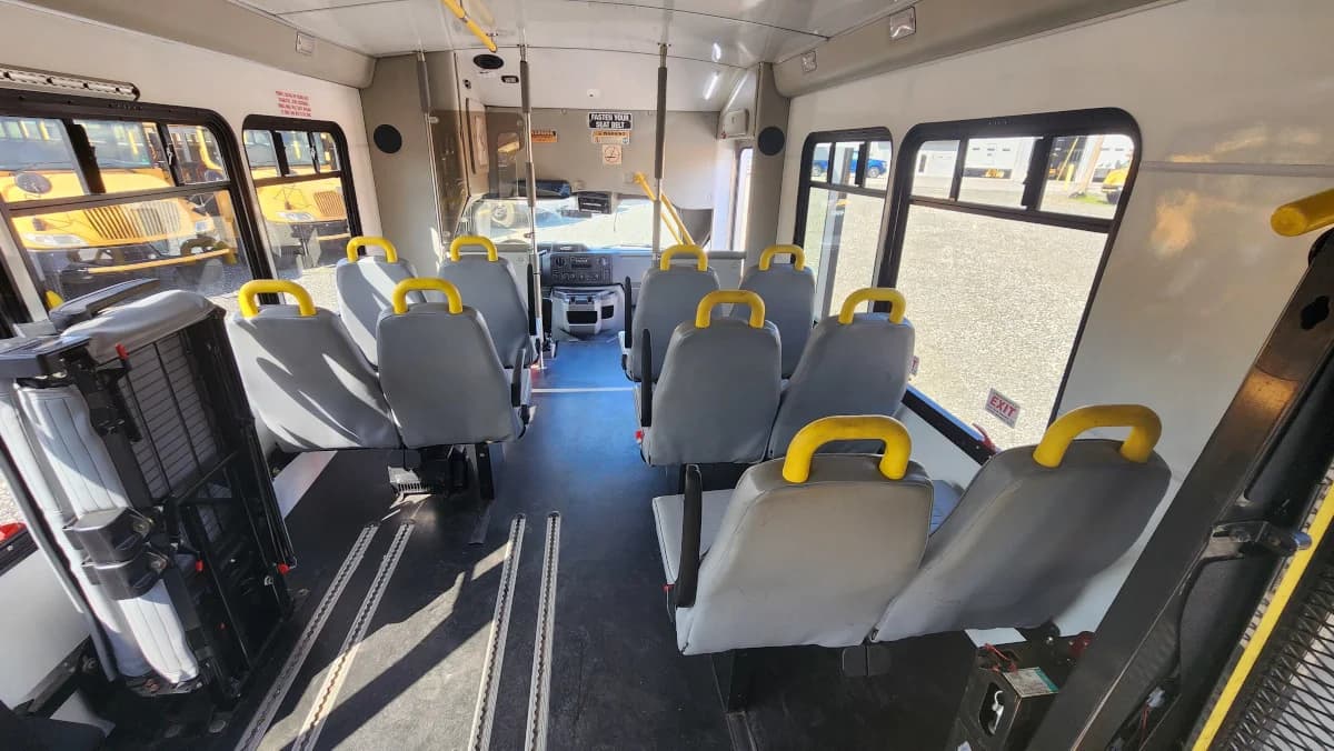 2018 FORD E-450 Non-CDL ADA - Image 19