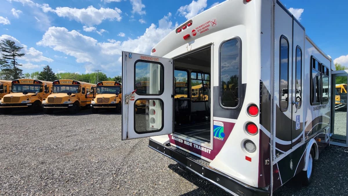 2018 FORD E-450 Non-CDL ADA - Image 25