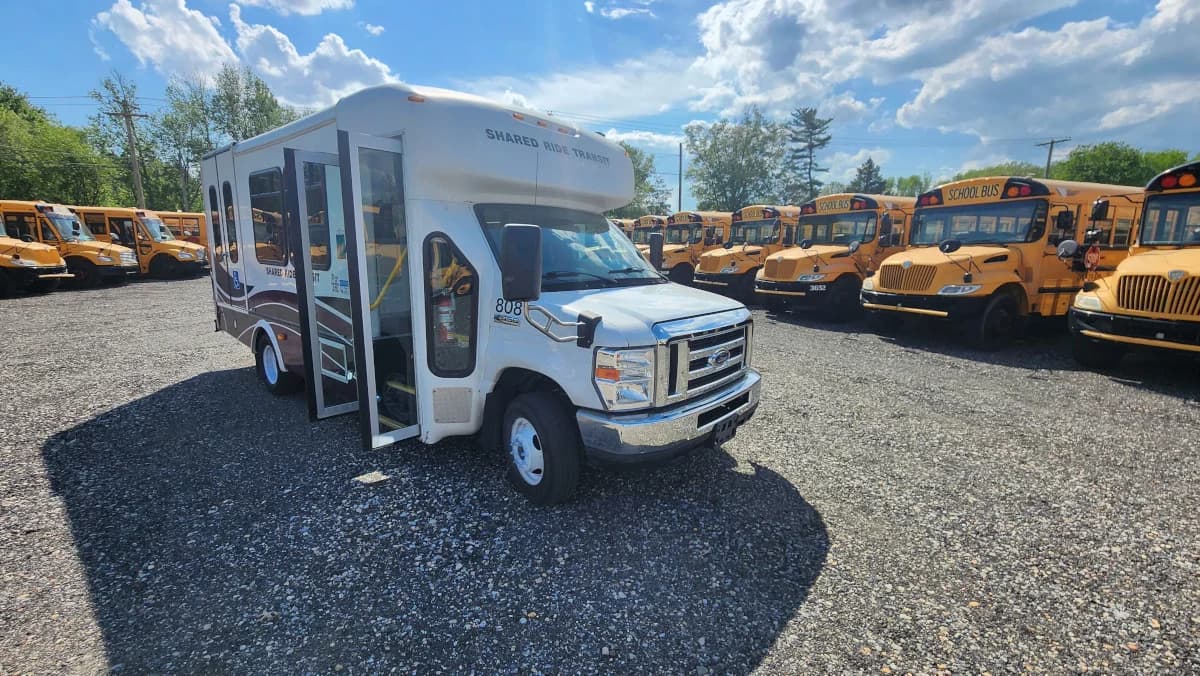 2018 FORD E-450 Non-CDL ADA - Image 2