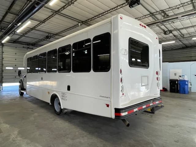 2018 Ford F-550 Starcraft ADA Shuttle - Image 25