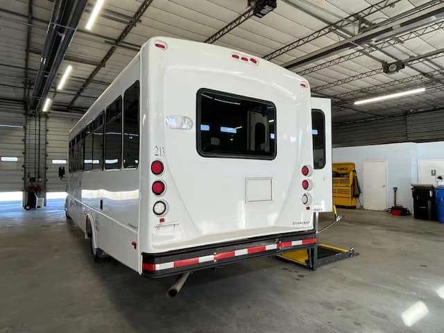 2018 Ford F-550 Starcraft ADA Shuttle - Image 3