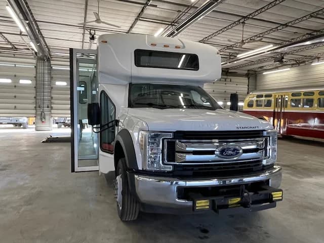 2018 Ford F-550 Starcraft ADA Shuttle - Image 24