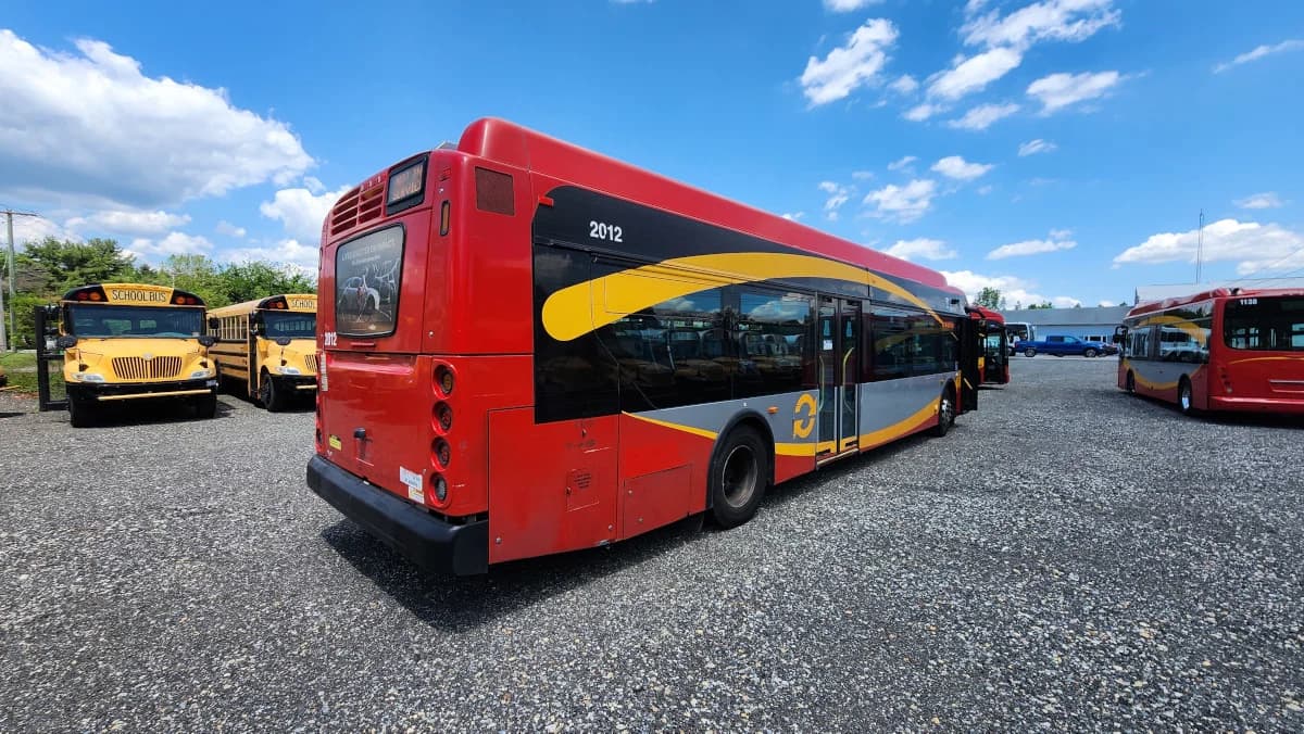2014 New Flyer 40 Foot Hybrid Transit - Image 3
