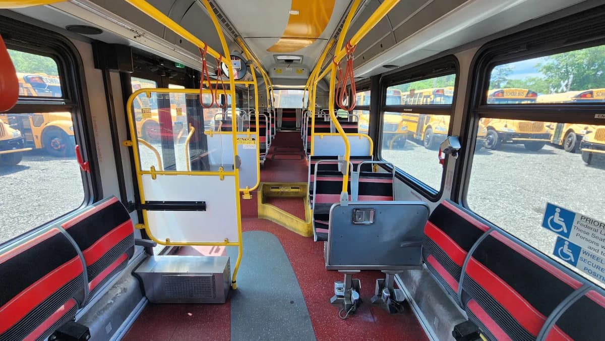 2014 New Flyer 40 Foot Hybrid Transit - Image 18