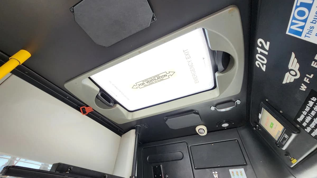 2014 New Flyer 40 Foot Hybrid Transit - Image 33