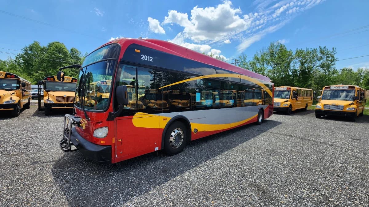 2014 New Flyer 40 Foot Hybrid Transit - Image 1