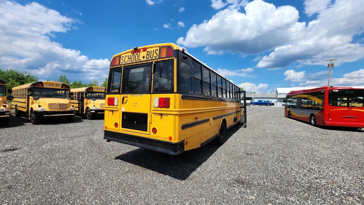 2016 Thomas Dual Door A/C - Image 26