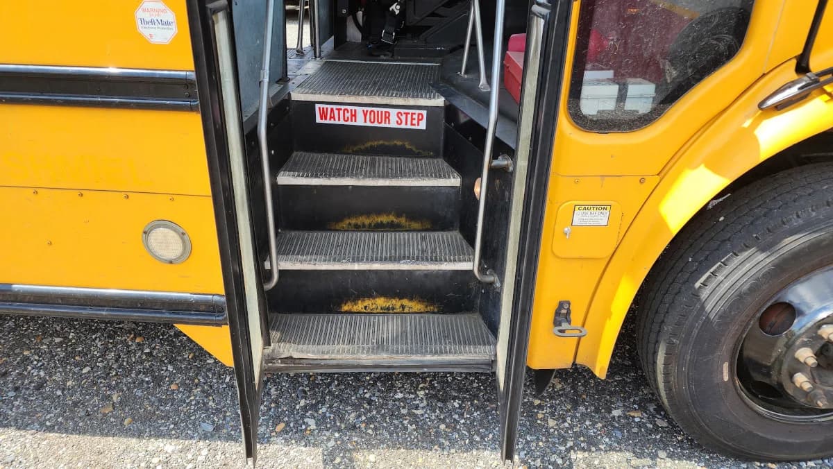 2016 Thomas Dual Door A/C - Image 6