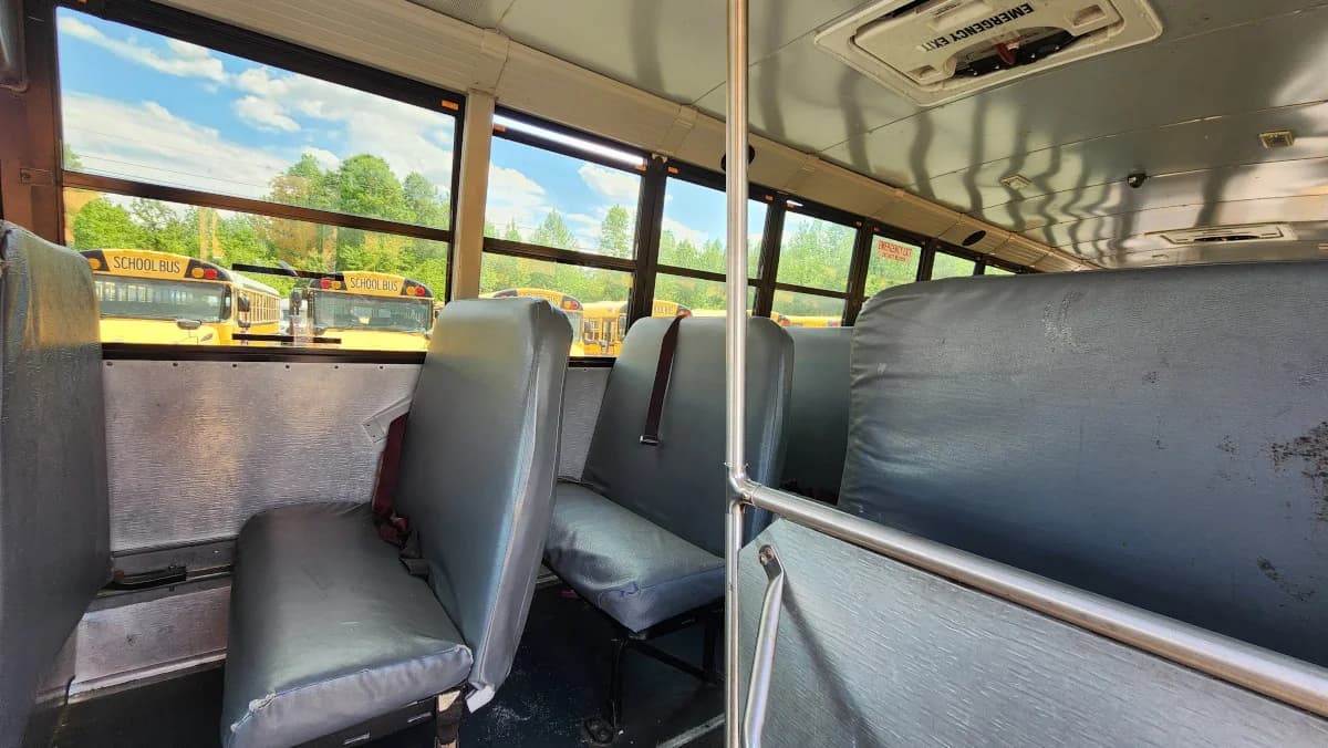 2016 Thomas Dual Door A/C - Image 14