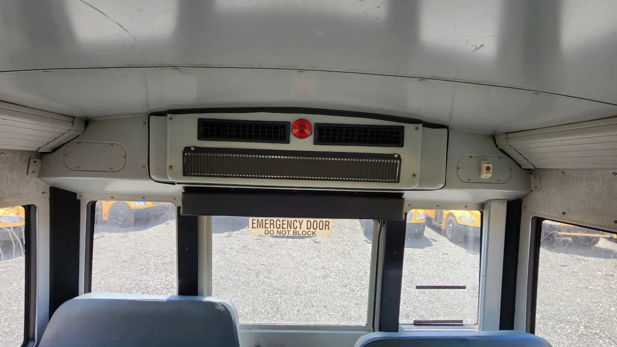 2016 Thomas Dual Door A/C - Image 18