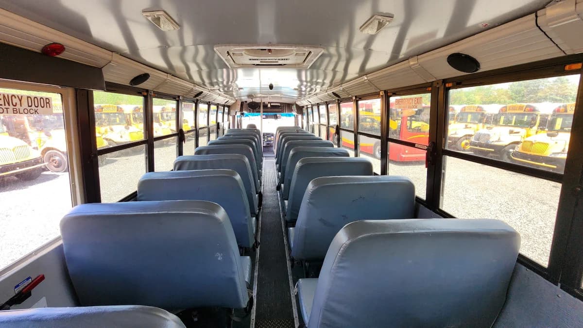 2016 Thomas Dual Door A/C - Image 19