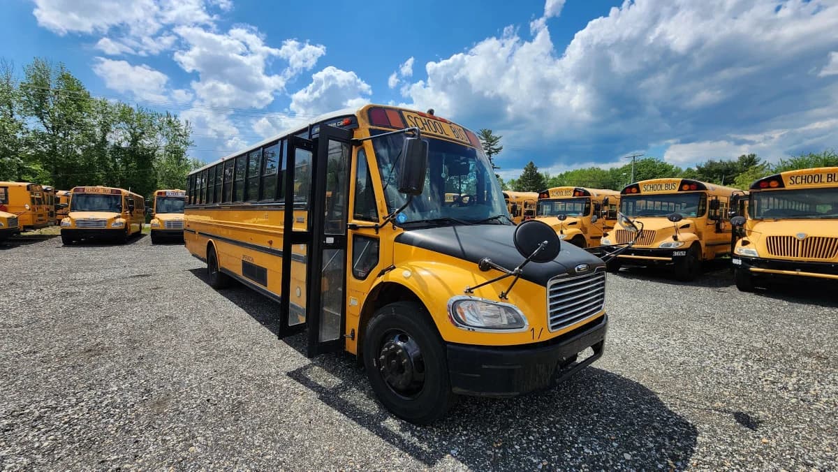 2016 Thomas Dual Door A/C - Image 24