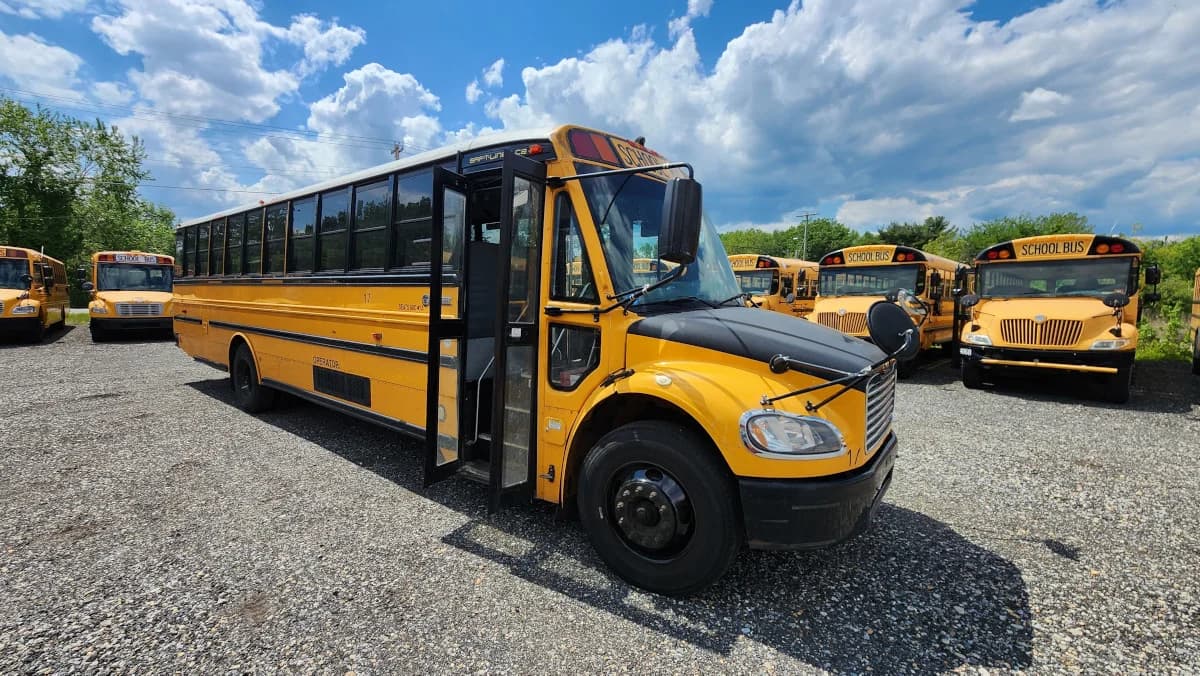2016 Thomas Dual Door A/C - Image 2
