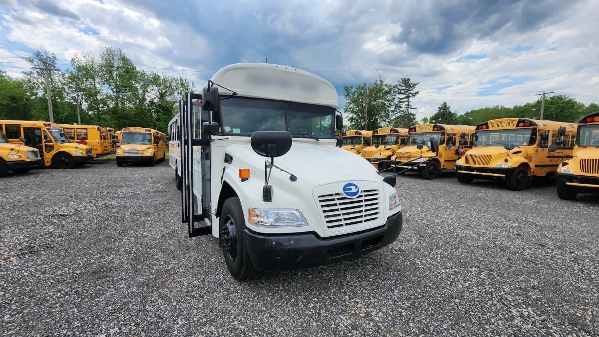 2017 Blue Bird Vision A/C - Image 31