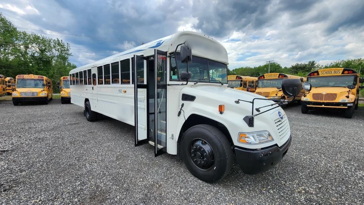 2017 Blue Bird Vision A/C - Image 2