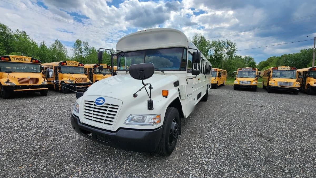 2017 Blue Bird Vision A/C - Image 30